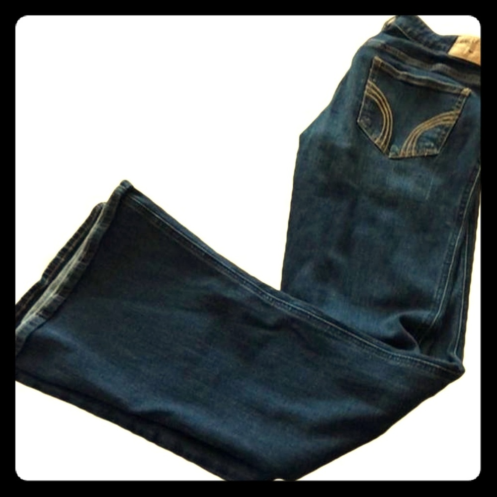 Hollister Flare Jean 💙 distressed 💙 size 32